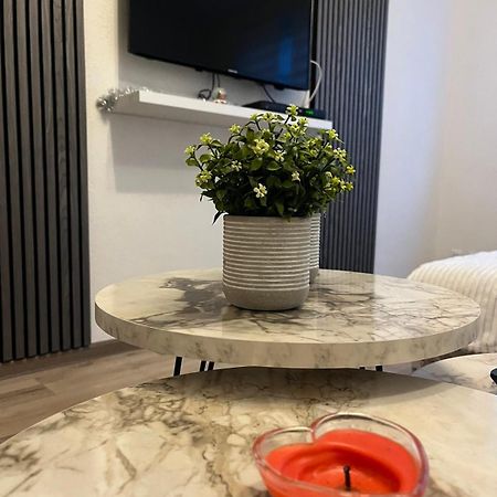 Lovely Apartment In Old Town 400M From City Center Sebilj Szarajevó Kültér fotó