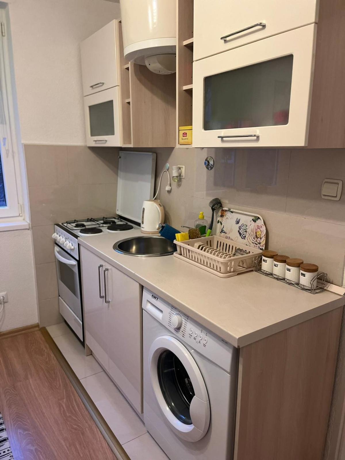 Lovely Apartment In Old Town 400M From City Center Sebilj Szarajevó Kültér fotó